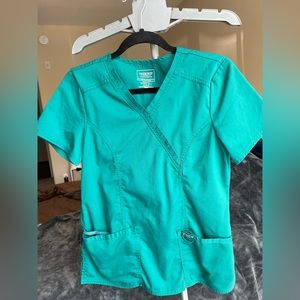 Cherokee revolution women’s scrub top, green, size small
